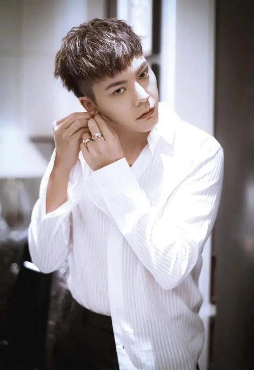 娱乐圈里面的cp爆料,揭秘明星背后的情感纠葛 第2张 娱乐圈里面的cp爆料,揭秘明星背后的情感纠葛 第2张