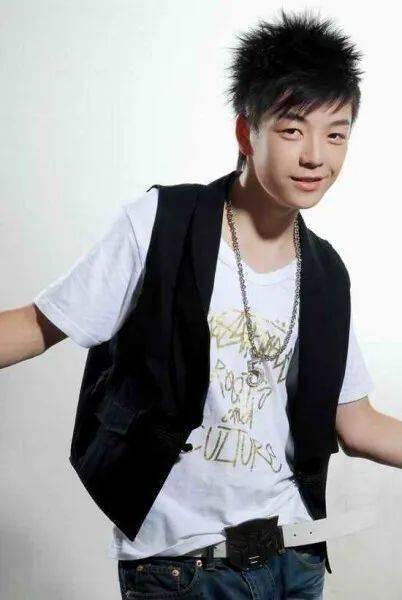 娱乐圈爆料王栎鑫是谁,揭秘“爆料王栎鑫”背后的真相 第2张 娱乐圈爆料王栎鑫是谁,揭秘“爆料王栎鑫”背后的真相 第2张